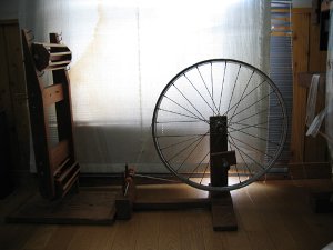 東郷織物 薩摩絣、大島紬、夏大島をお届けします 手作りの温もりをお 